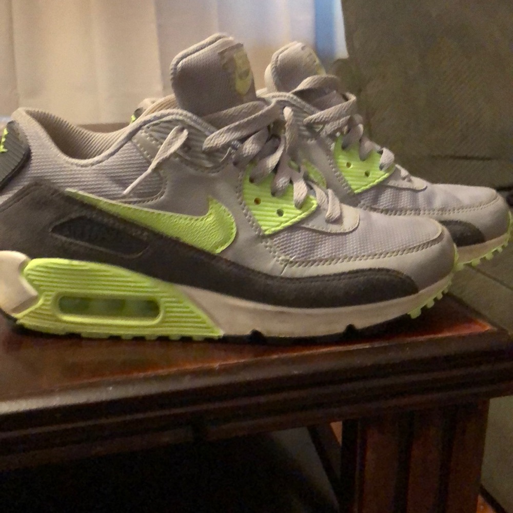 Nike Air Max 90, women’s 7.5 gray and green